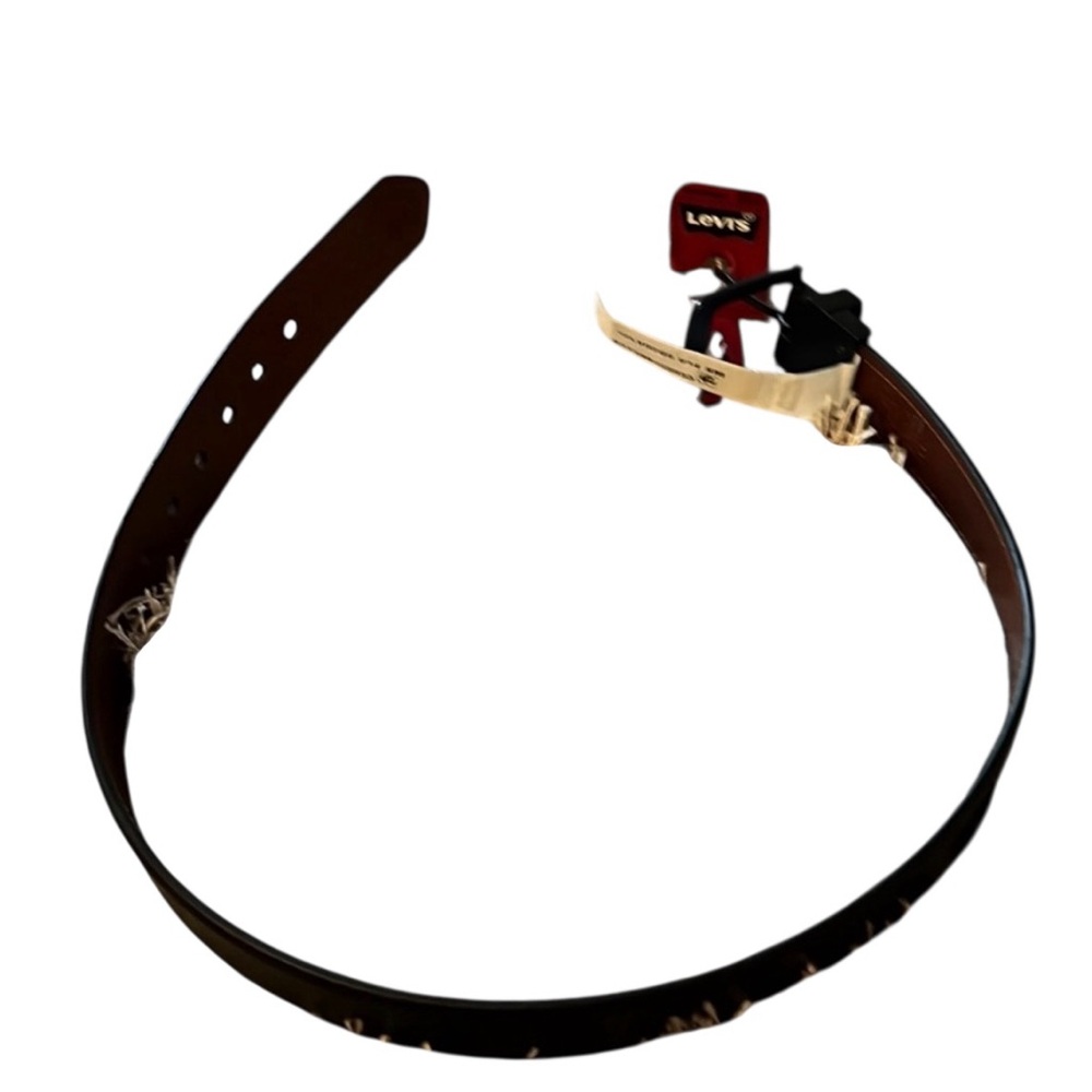 Levi’s Reversible belt Size Small (22-24) Black & Briwn #10089